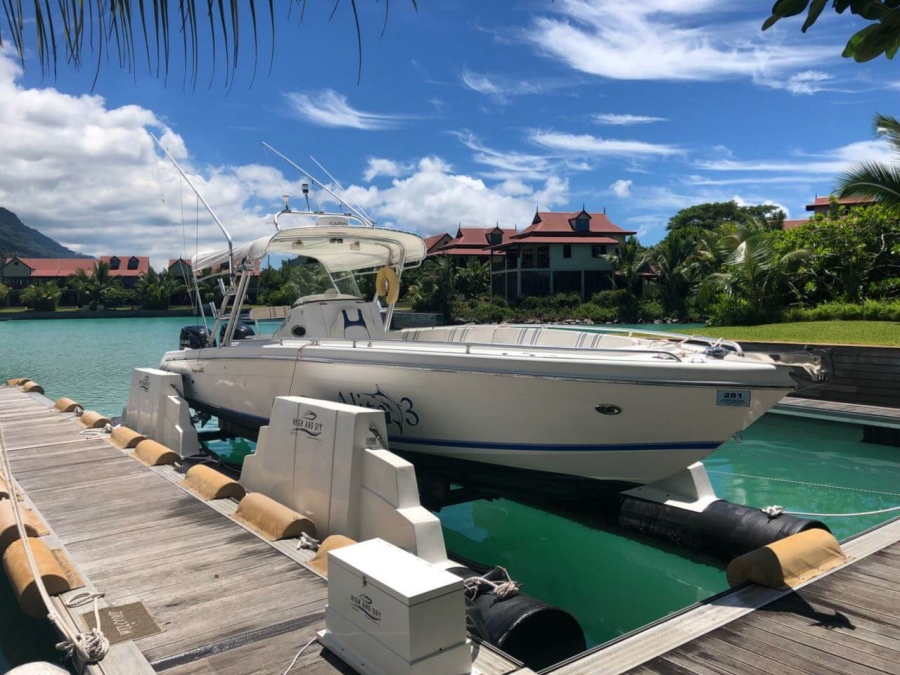 6000kg Seychelles Boat Lift Installation